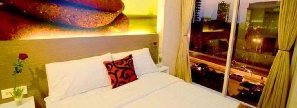 Clay Hotel Jakarta Exterior foto