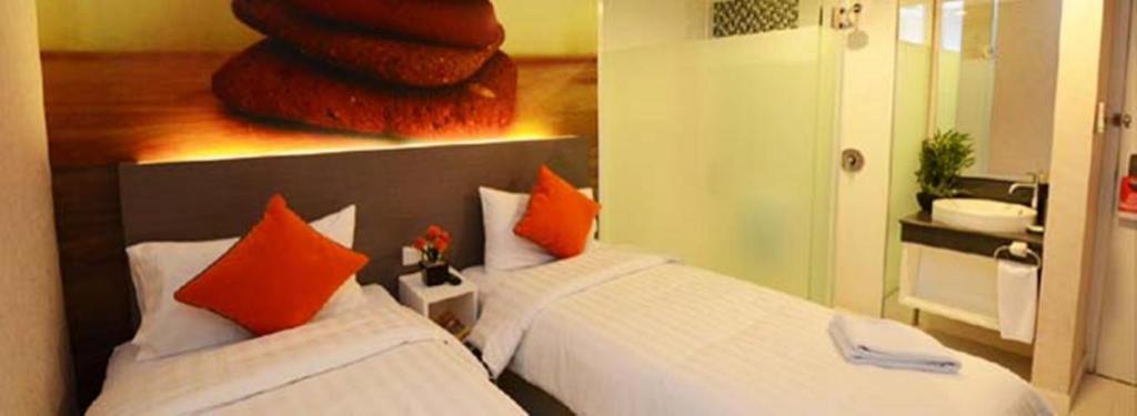 Clay Hotel Jakarta Exterior foto