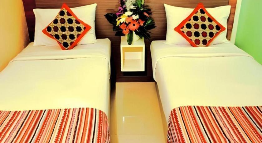 Clay Hotel Jakarta Exterior foto